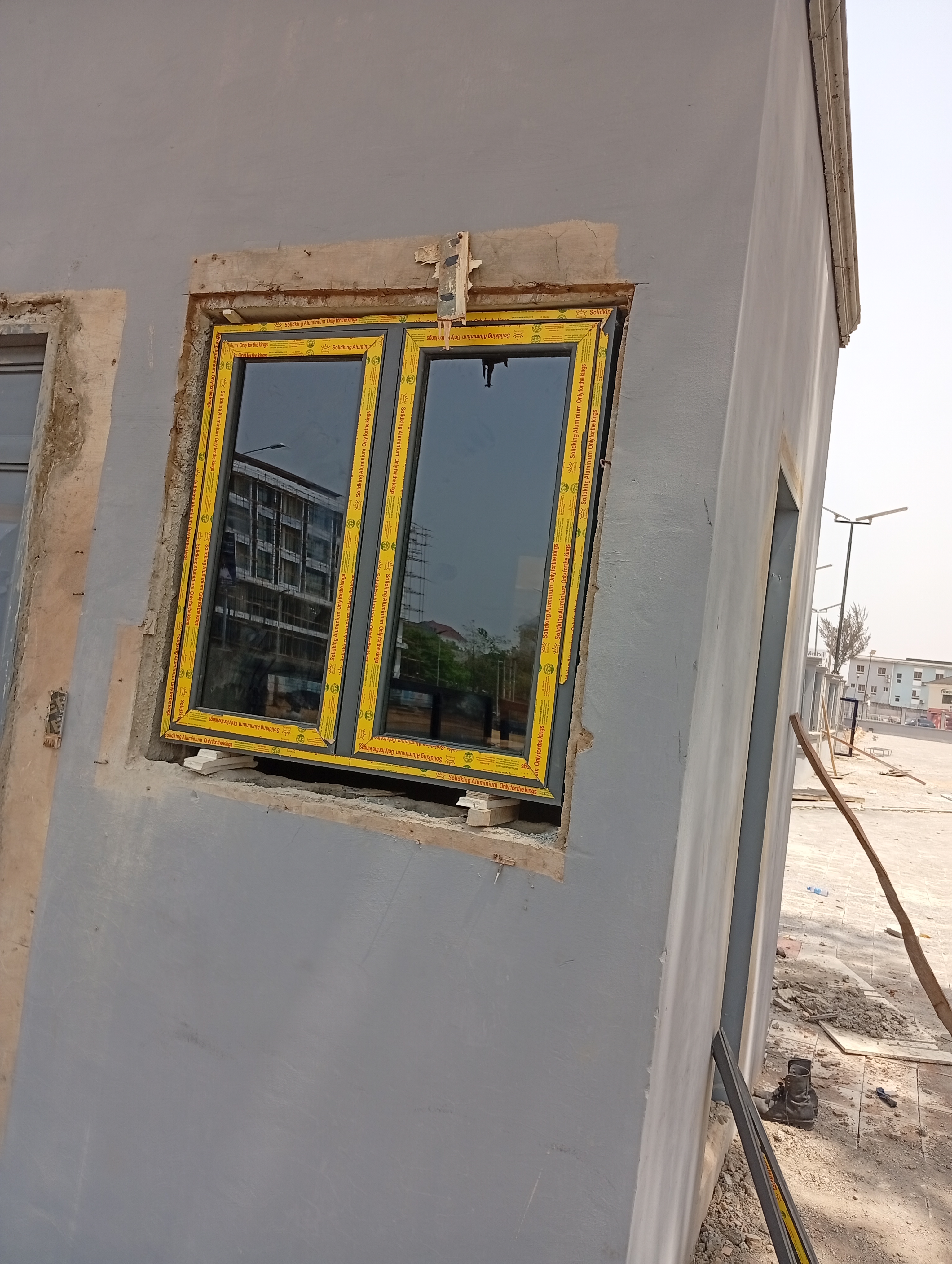 High Quality Aluminium 4by4  casement window with Galvanised pipe.