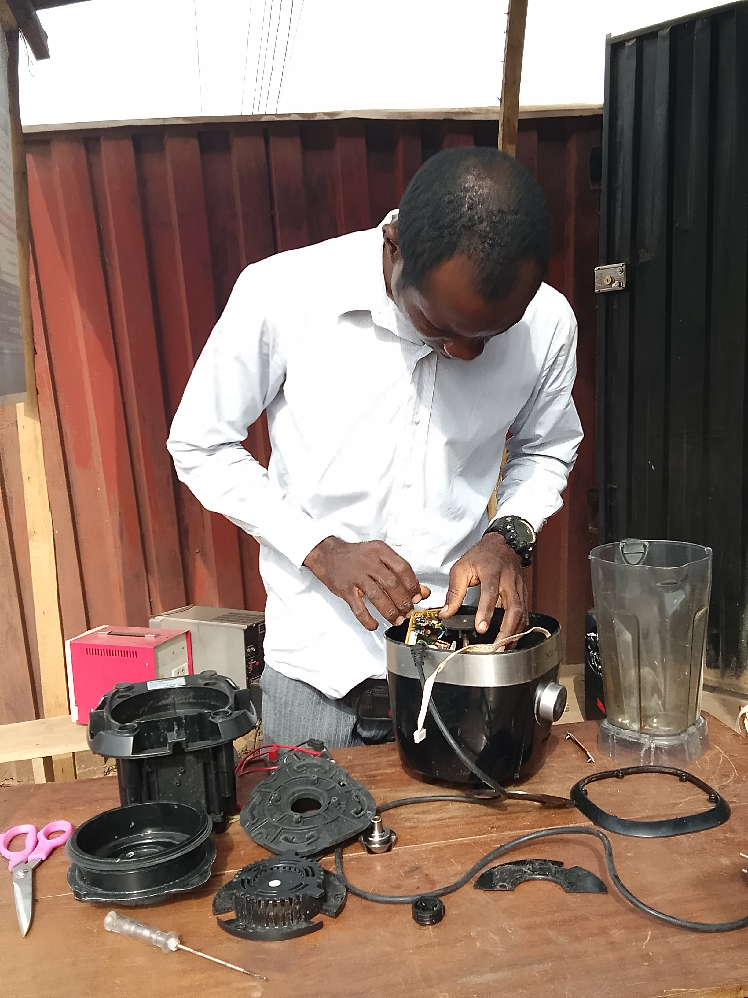 Electronics repairs and maintenance 